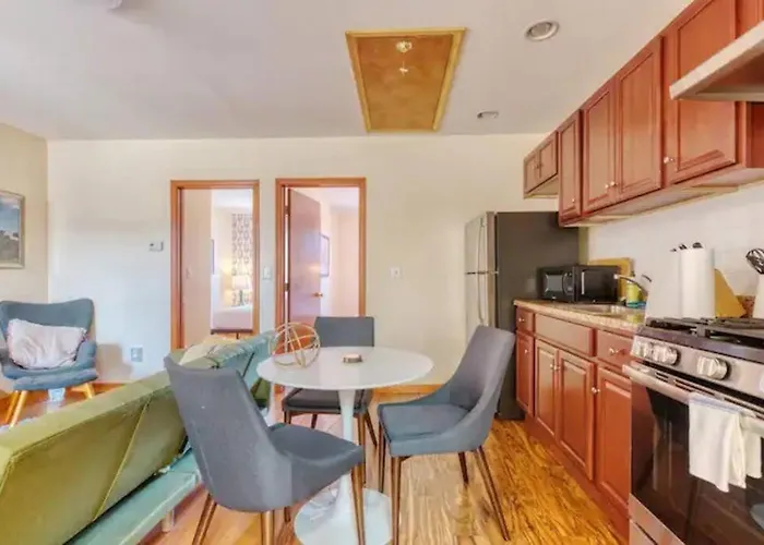 2 Bedroom Gem Near Center City! W/ Rental Car Opt
