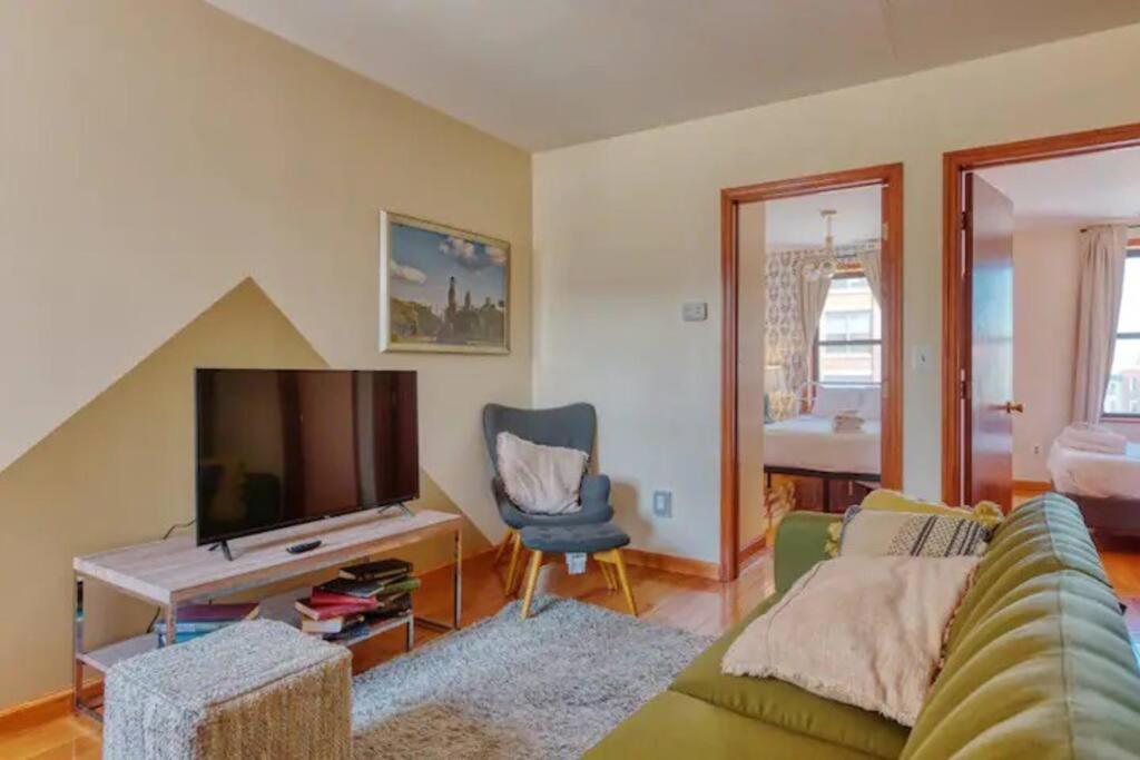 2 Bedroom Gem Near Center City! W/ Car Opt