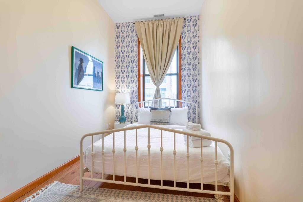 Apartment 2 Bedroom Gem Near Center City! W/ Car Opt *