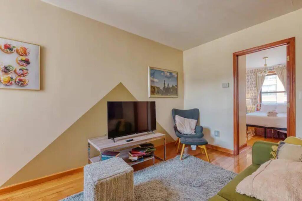 2 Bedroom Gem Near Center City! W/ Car Opt *