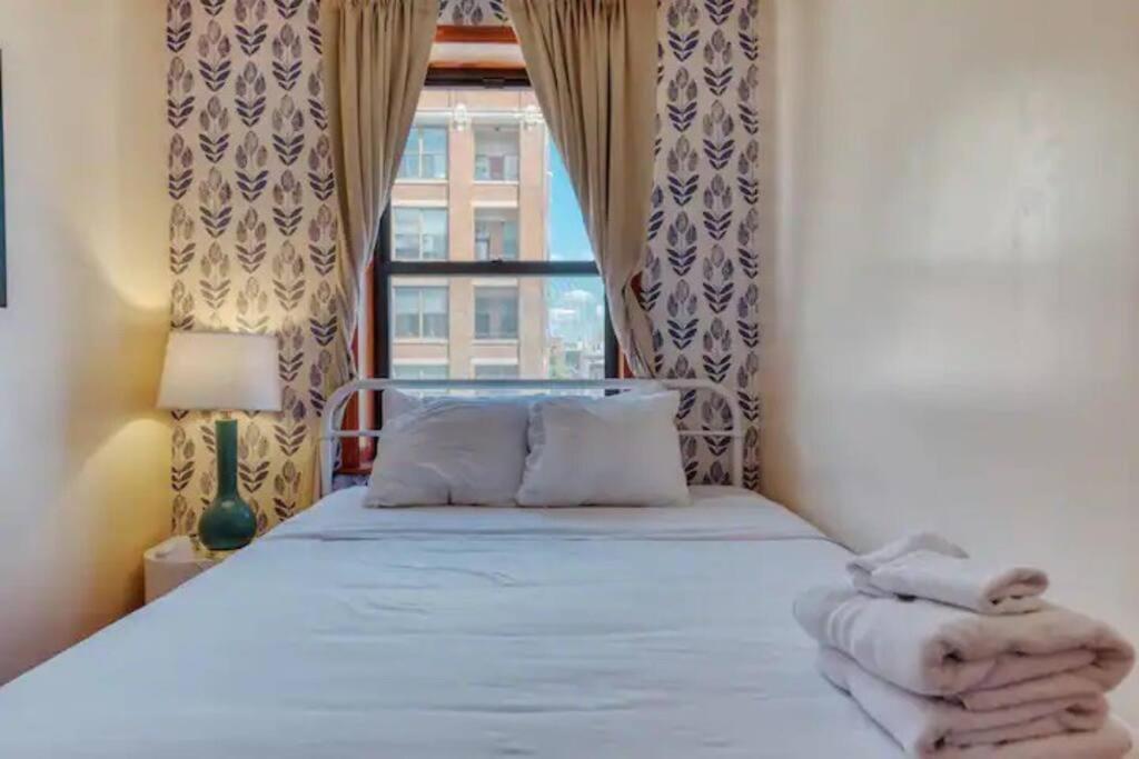 Apartment 2 Bedroom Gem Near Center City! W/ Car Opt *