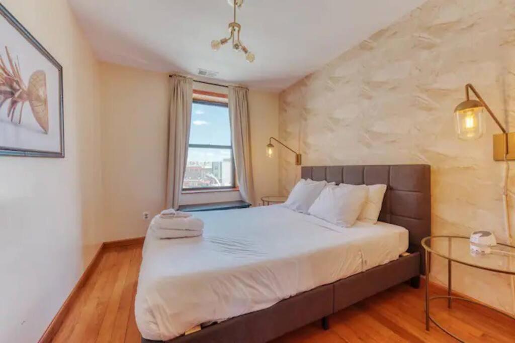 2 Bedroom Gem Near Center City! W/ Car Opt